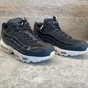 Womens Nike Air size 10